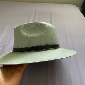 Gray Hat.